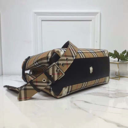 BB House Check Derby Medium Banner Purse Tote Black For Women, Women’s Bags 14in/35cm