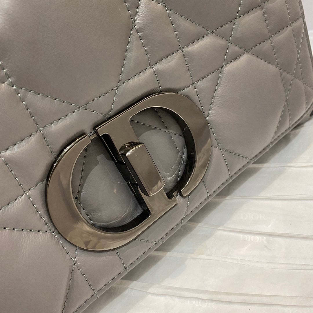 DI Medium Caro Bag Gray Padded Macrocannage, Dark Grey, For Women Women’s Handbags, Crossbody Bags, 25cm CD M9242BNGK_M41G
