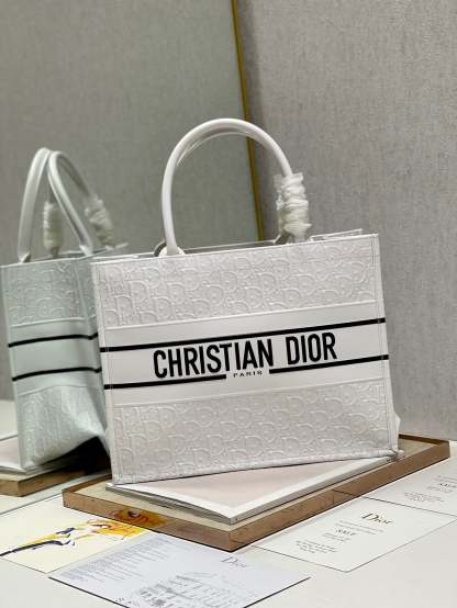 DI  Medium Book Tote White, For Women, Women’s Handbags 14in/36cm CD