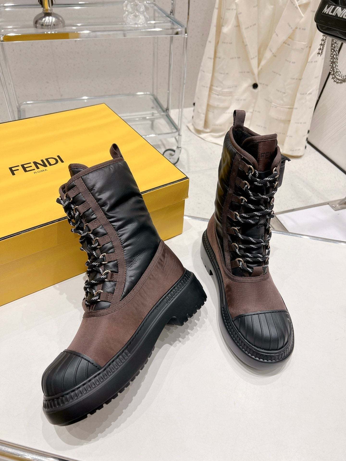 Luxury Shoes - FED - 240