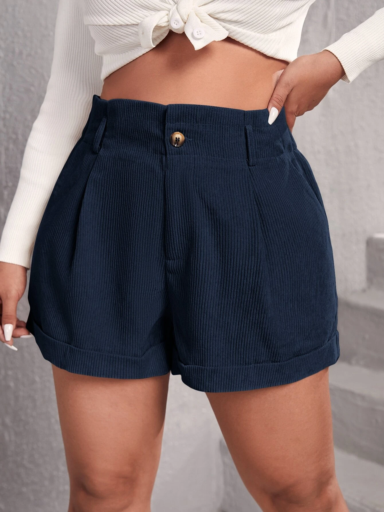PLEATED SLANT POCKET CORDUROY SHORTS