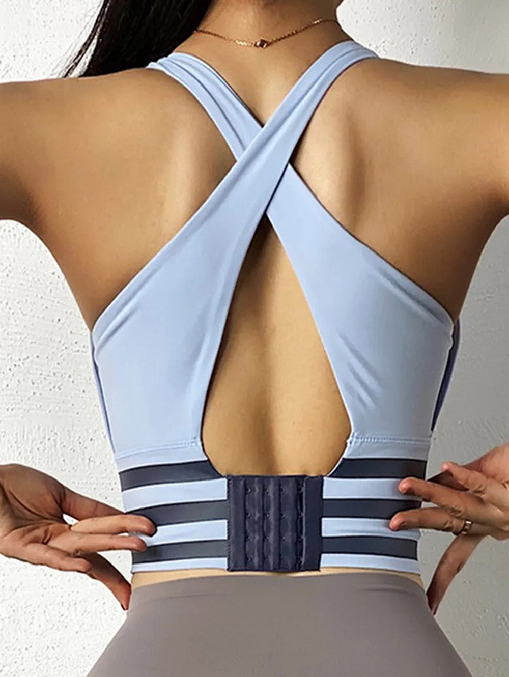 Striped Pattern Crisscross Back Eye & Hook Sports Bra