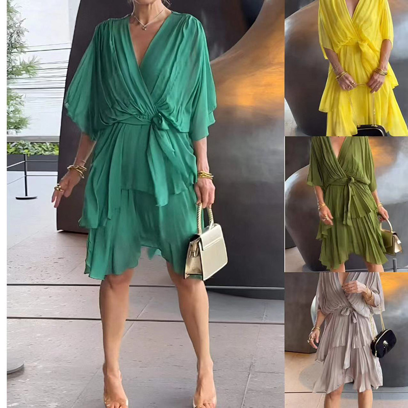 🔥🔥🔥🔥Women's V-neck lace-up pleated irregular cake dress