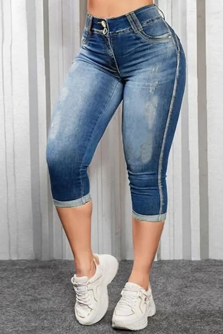 RIPPED ROLL UP HEM CAPRIS JEANS
