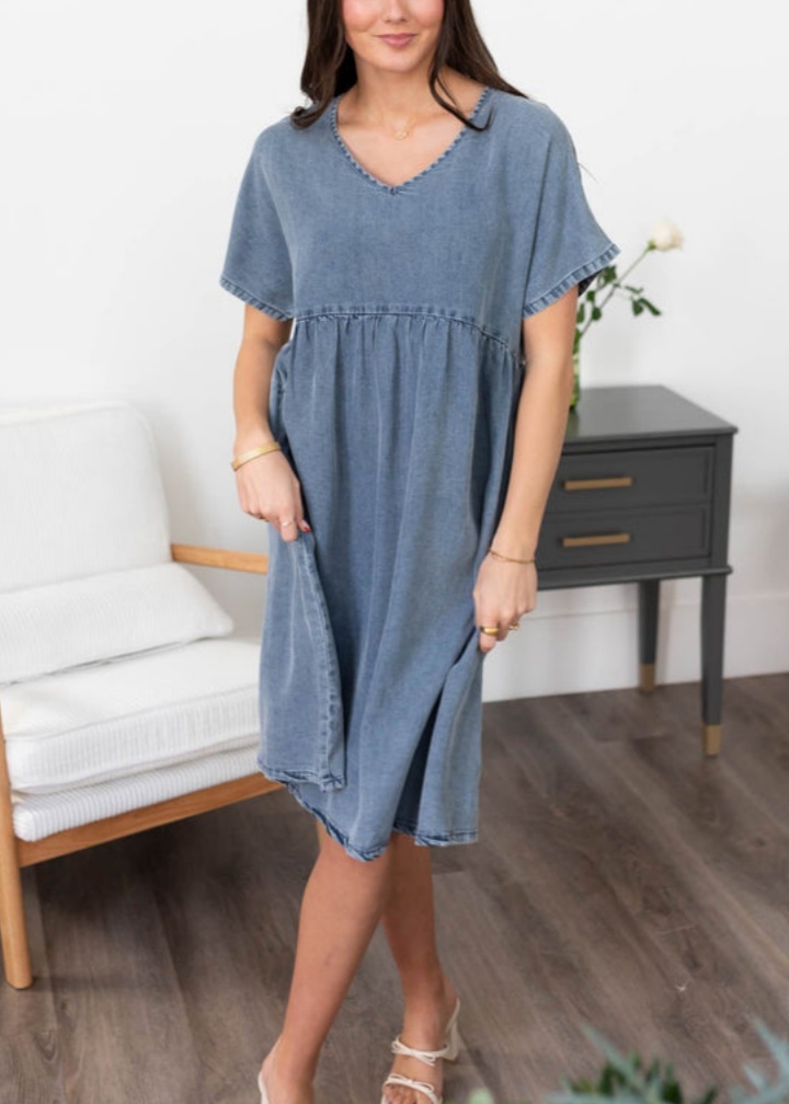 Women‘s Denim V-Neck Short Sleeve Dress