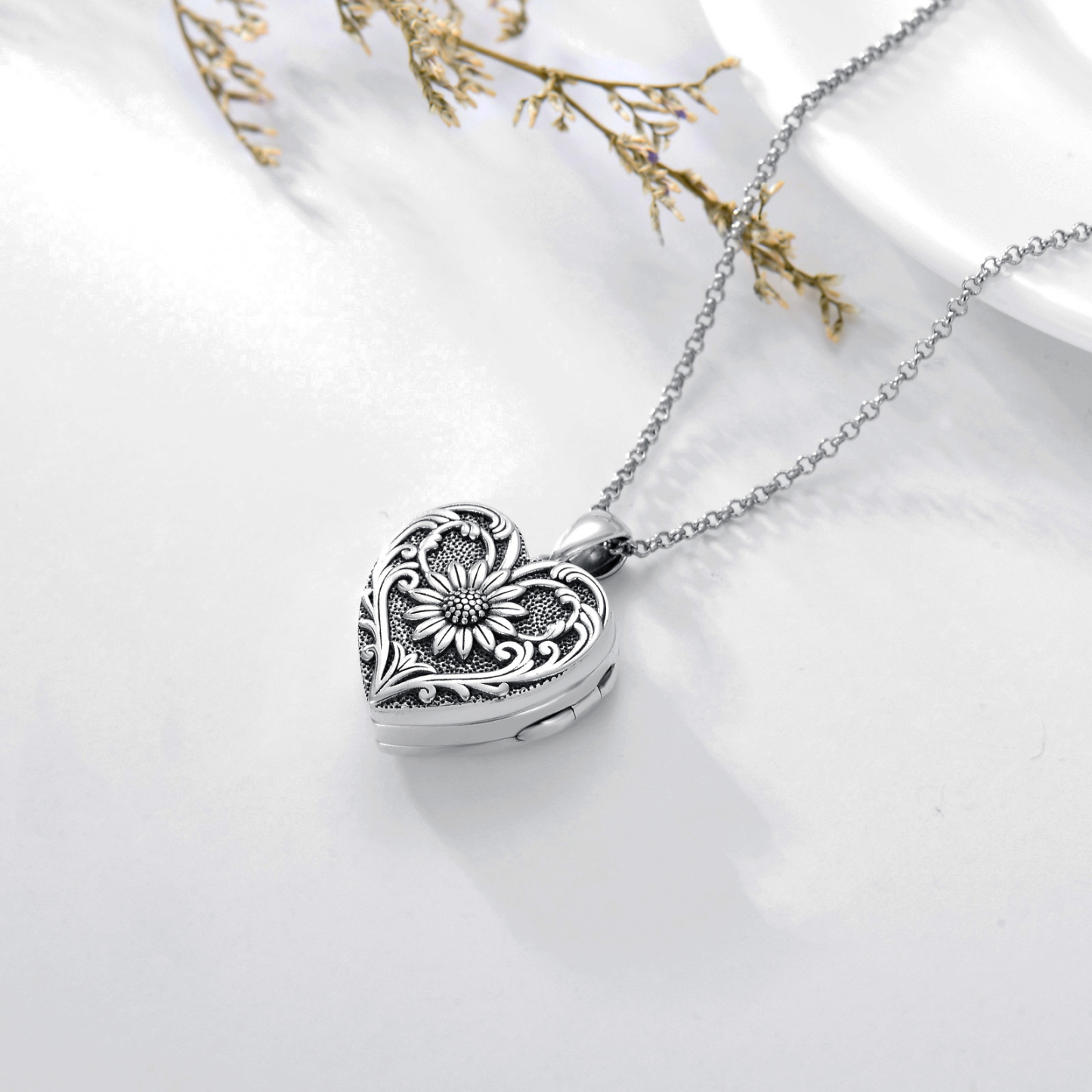 Sunflower Heart Personalized Photo Locket Necklace in Sterling Silver-YAFEINI Personalized Jewelry