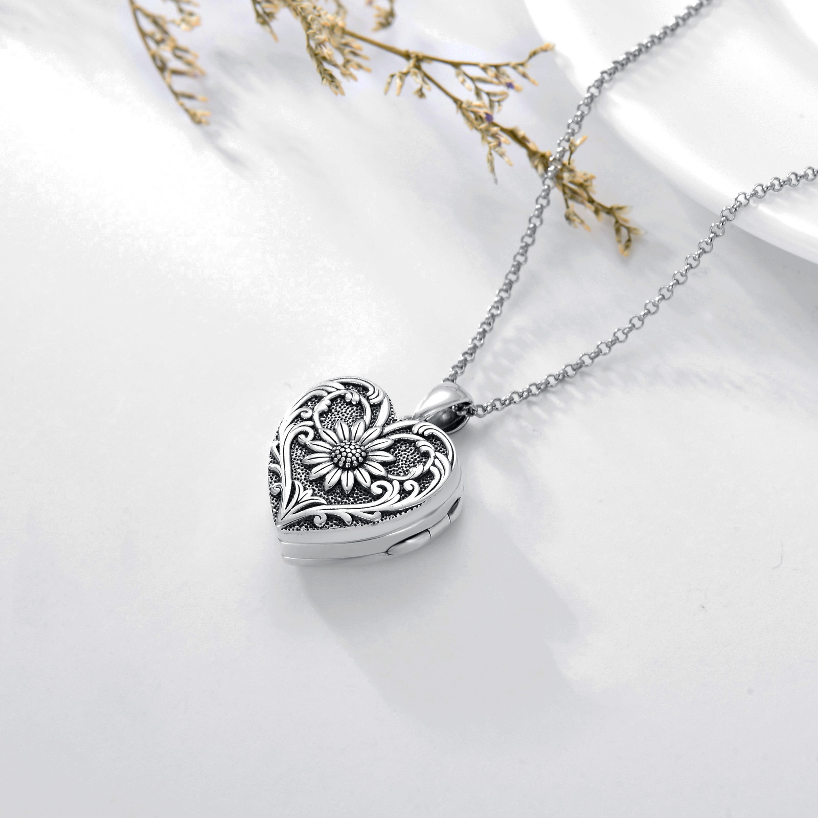 Sunflower Heart Personalized Photo Locket Necklace in Sterling Silver-YAFEINI Personalized Jewelry
