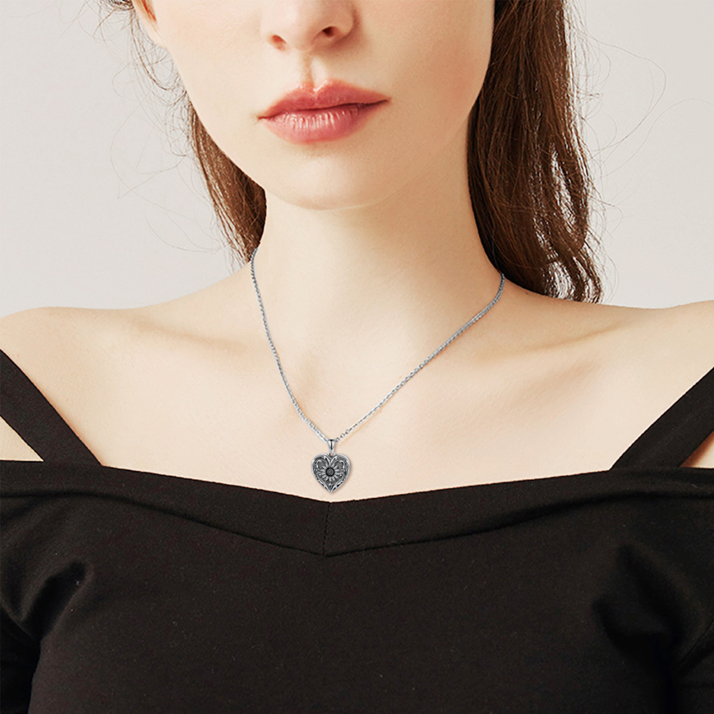 Sunflower Heart Personalized Photo Locket Necklace in Sterling Silver-YAFEINI Personalized Jewelry