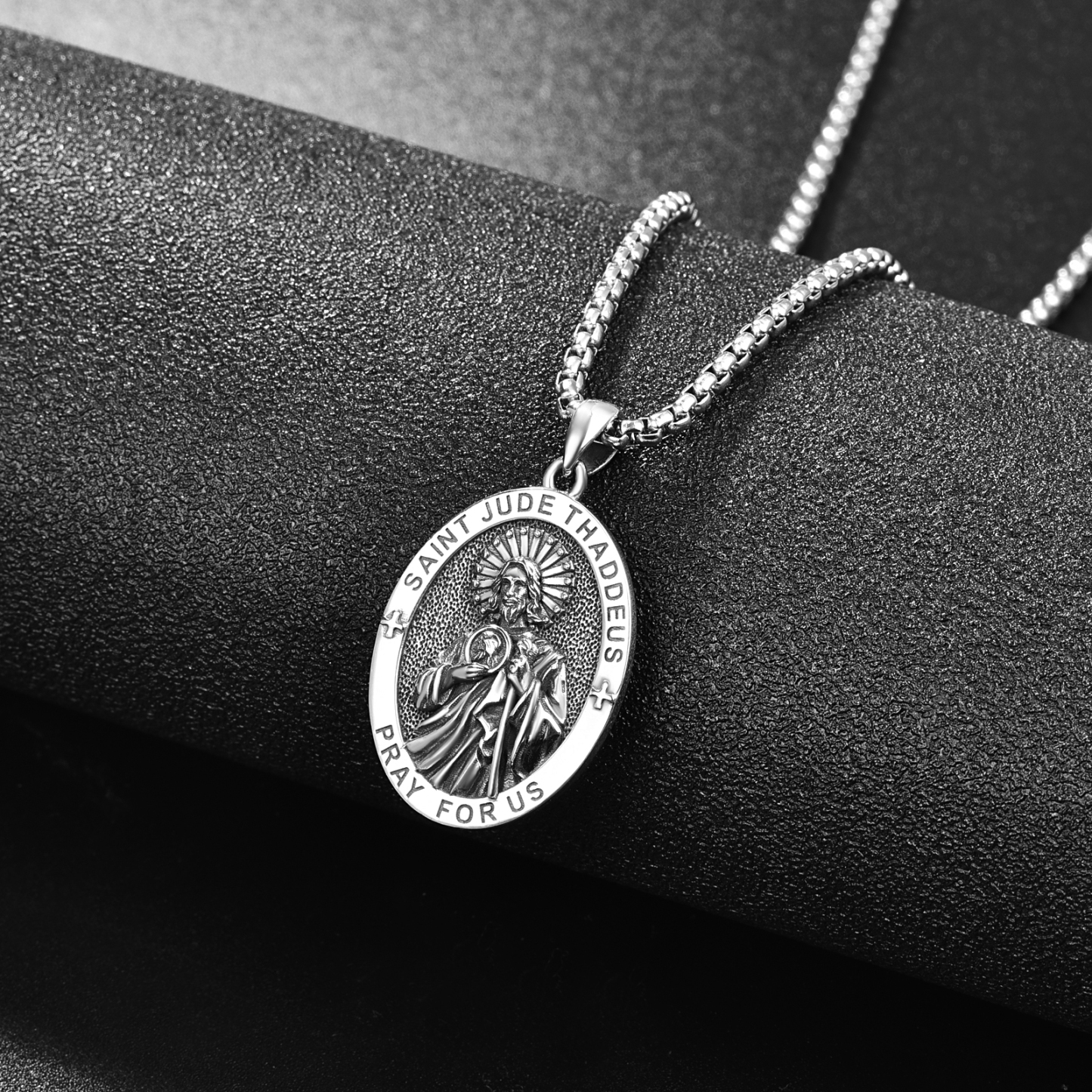 Sacred Elegance: Personalized Saint Jude Pendant in Sterling Silver-YAFEINI Personalized Jewelry