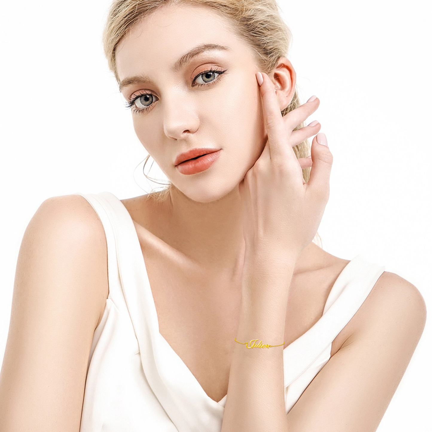 Star-Embellished Personalized Name Bracelet in Gold Vermeil-YAFEINI Personalized Jewelry