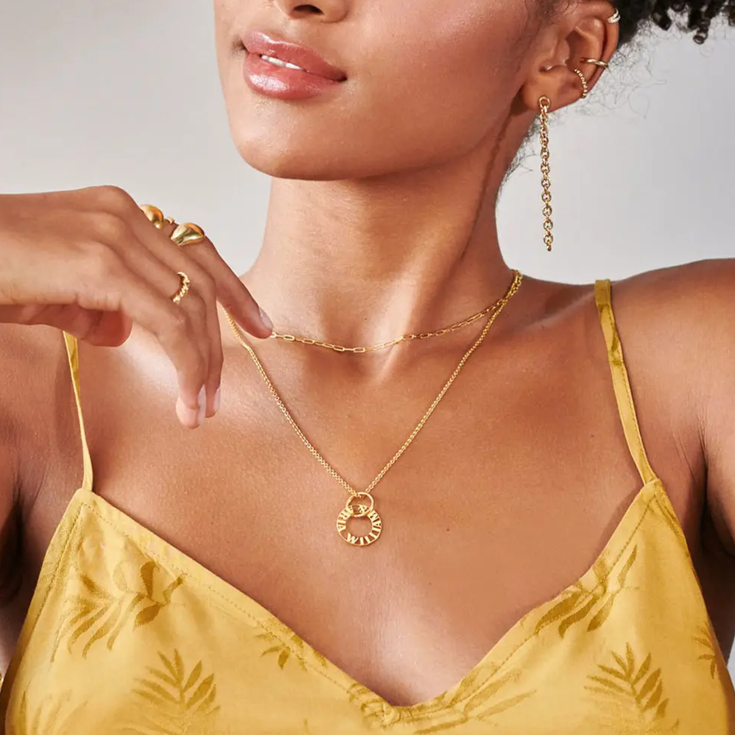 Refined Circle Engraved Name Necklace in 14K Solid Gold-YAFEINI Personalized Jewelry