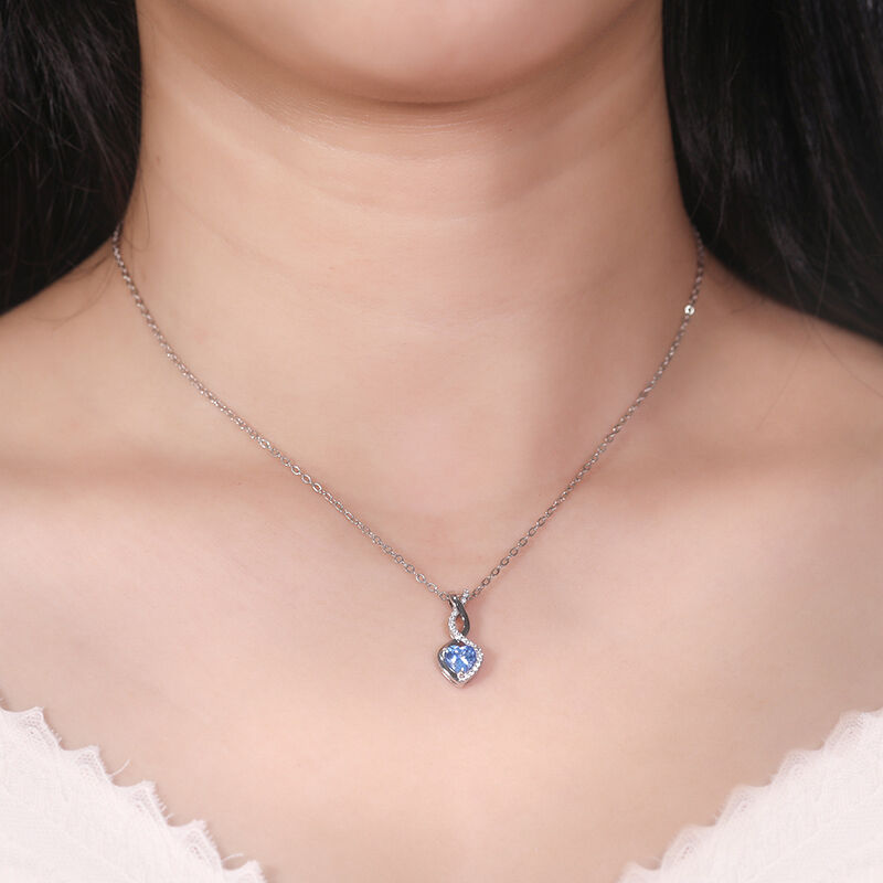 Twist Heart Cut Birthstone Necklace In 14K Gold