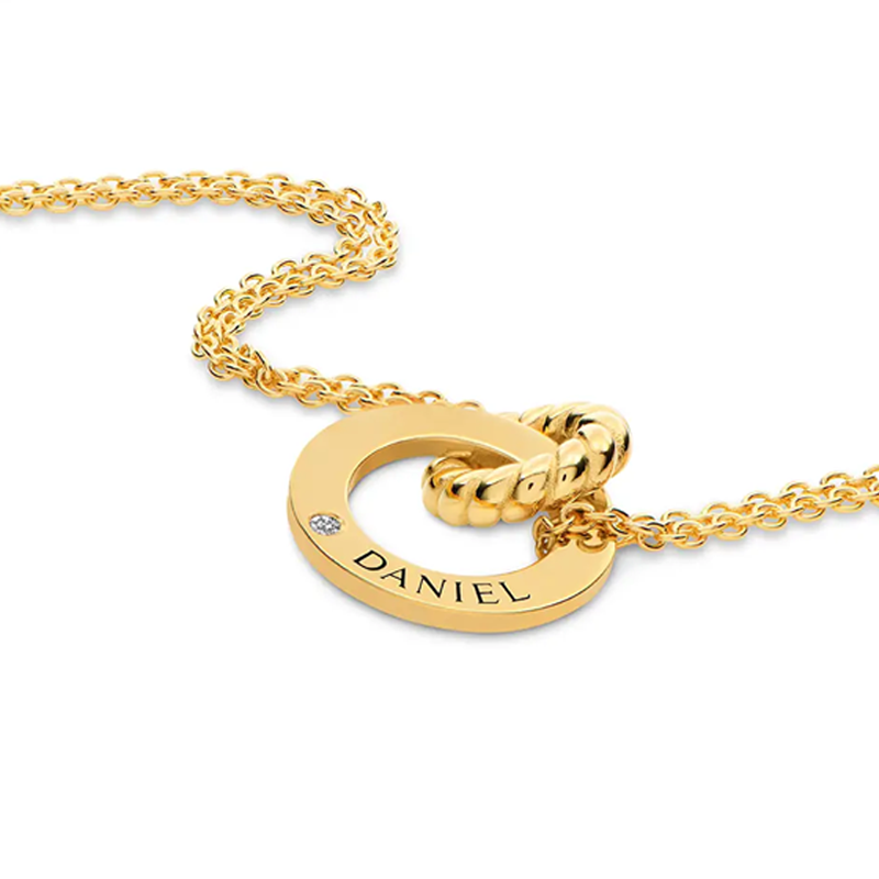 Radiant Connections Interlocking Circle Necklace with Engraving in Gold Vermeil-YAFEINI Personalized Jewelry