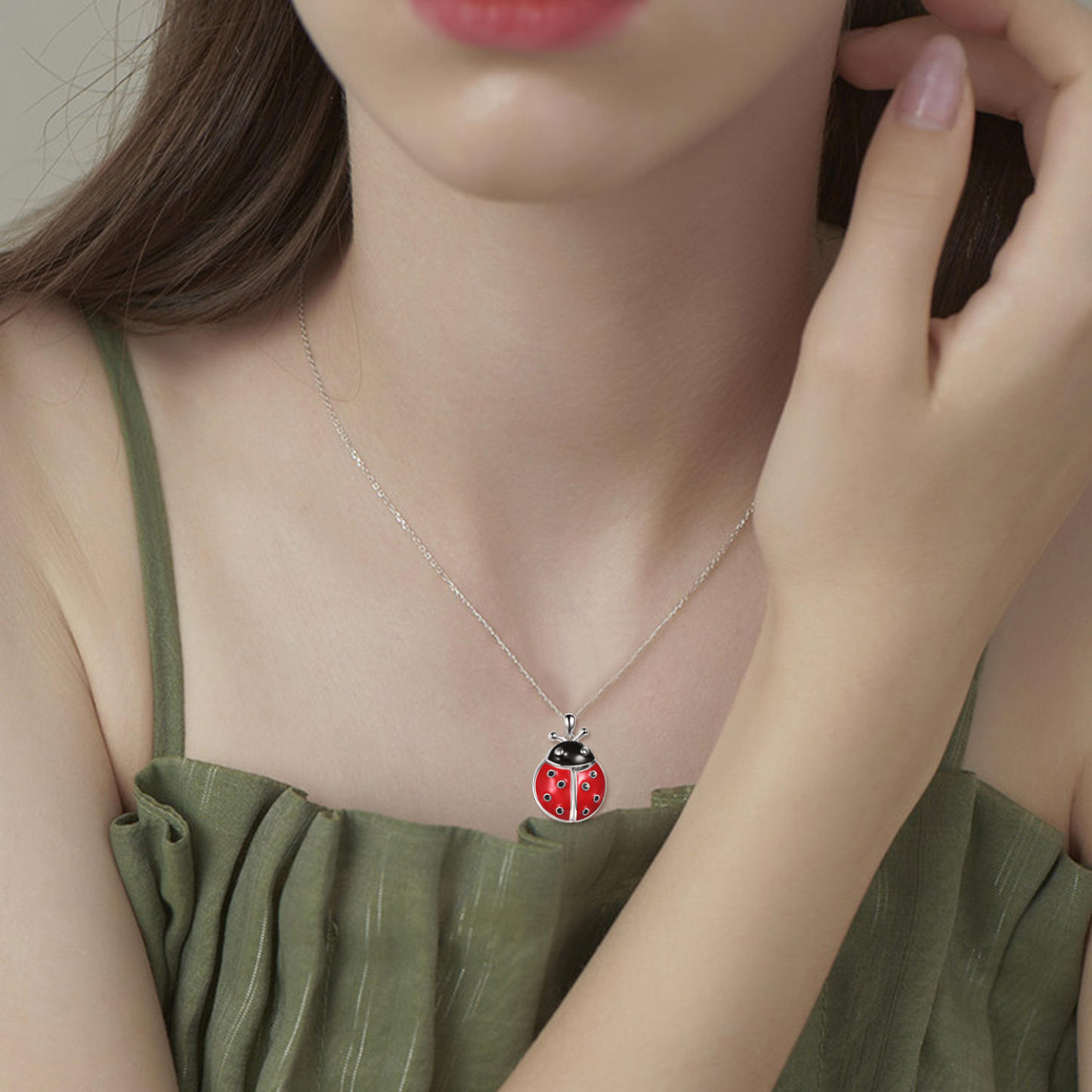 Personalized Ladybug Custom Photo Locket Necklace for Women in Sterling Silver-YAFEINI Personalized Jewelry