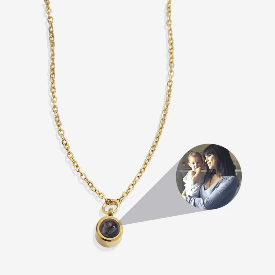 Classic Projection Stone Necklace With Gold Plating In Sterling Silver