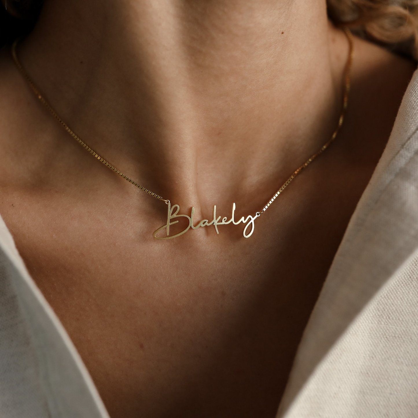 Personalized Name Necklace with Box Chain in Gold Plating