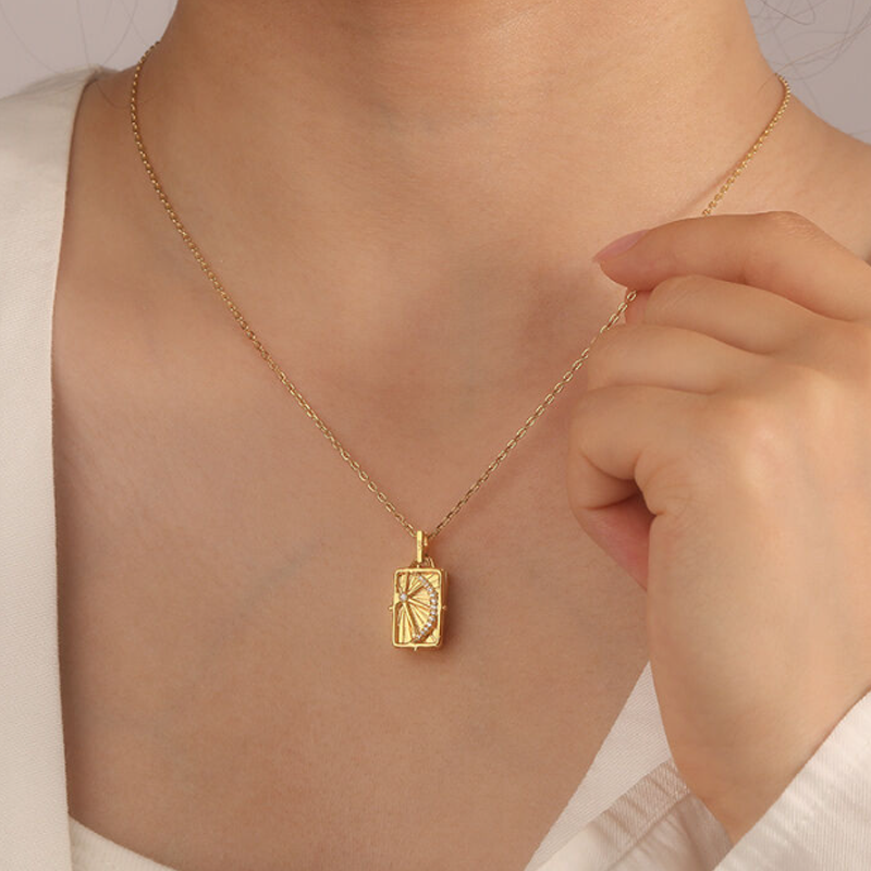 Personalized Custom Photo Bar Necklace for Women in 14K Solid Gold-YAFEINI Personalized Jewelry