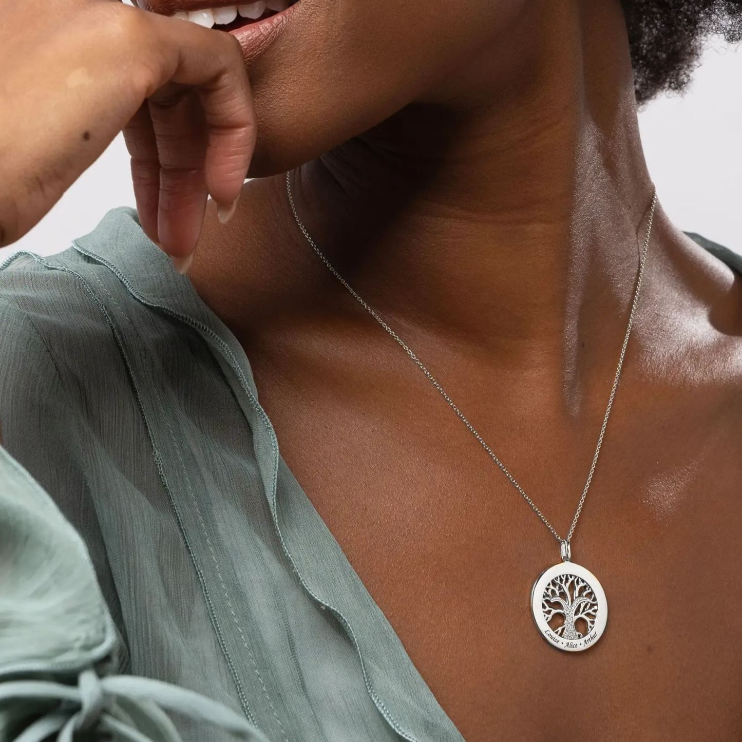 Life of tree Cubic Zirconia Circle Necklace In Sterling Silver With Engraved Words