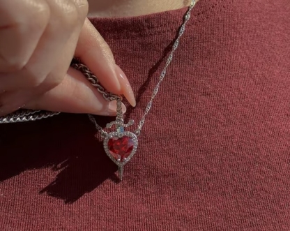 ❤️Heart and Sword Couples Necklace💎The Perfect Gift for Your Loved One⚔️