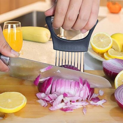 Onion Holder for Slicing – Safe & Easy Kitchen Tool 🧅🔪