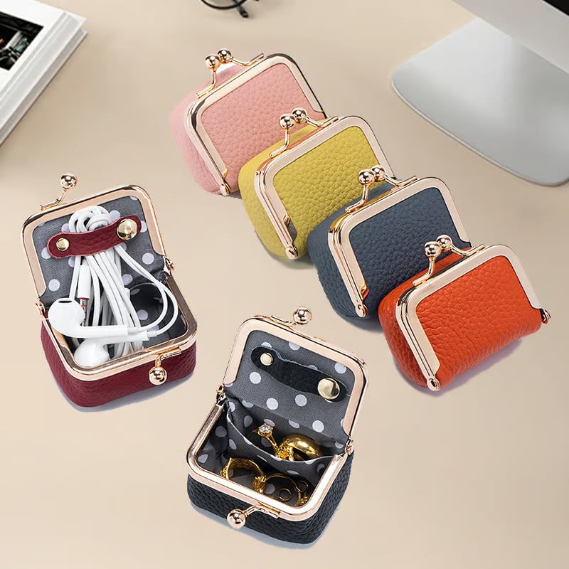 ✨ Genuine Leather Mini Jewelry Box - Compact & Stylish Jewelry Organizer ✨