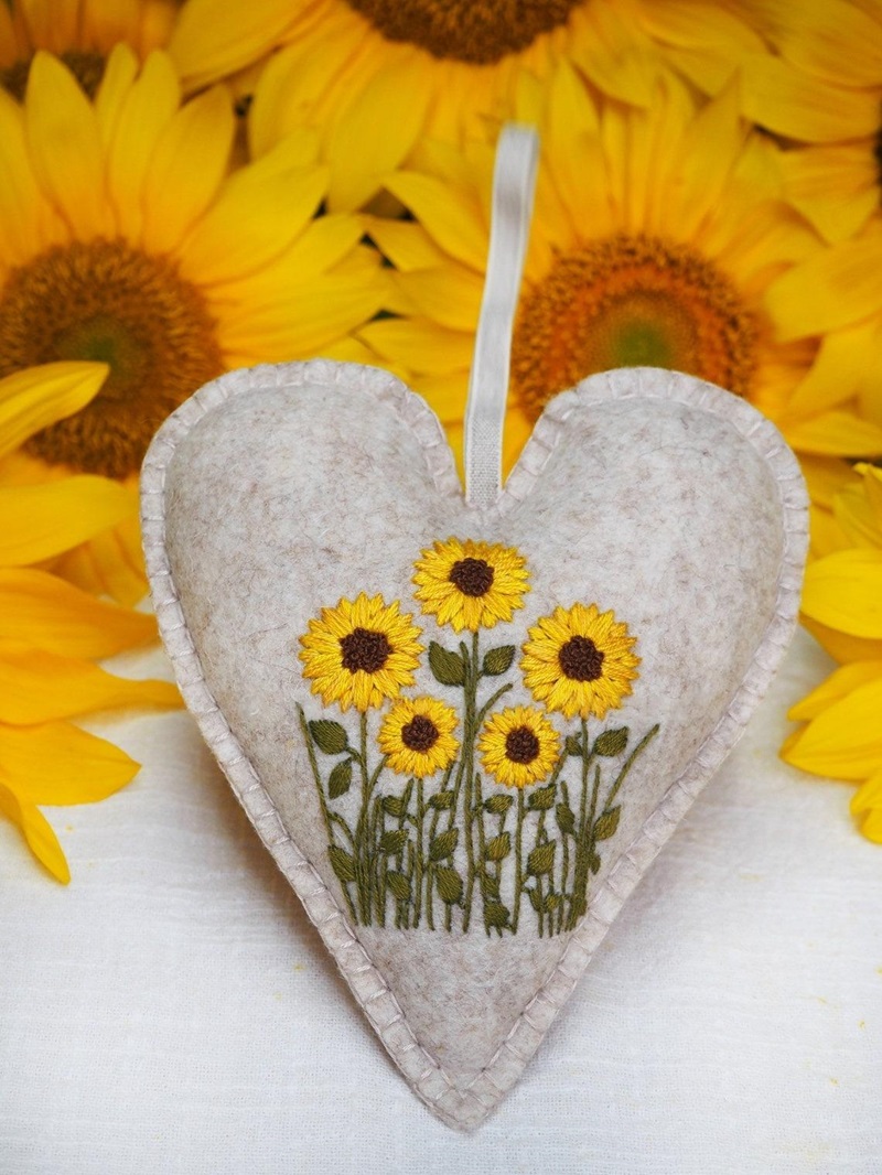 Hanging Heart Embroidery Kit - BUY 2 FREE SHIPPING