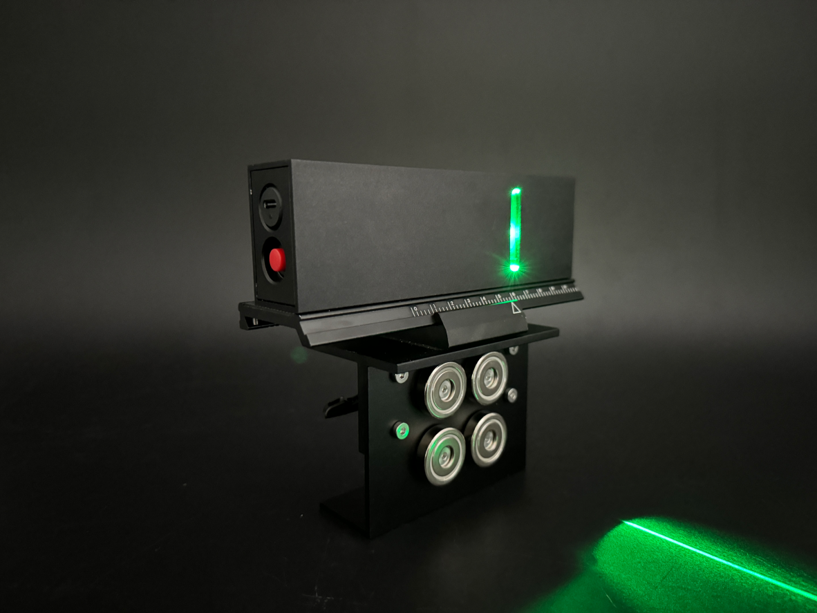 NEW ALIGNMENT DEVICE FOR BENDING MACHINE