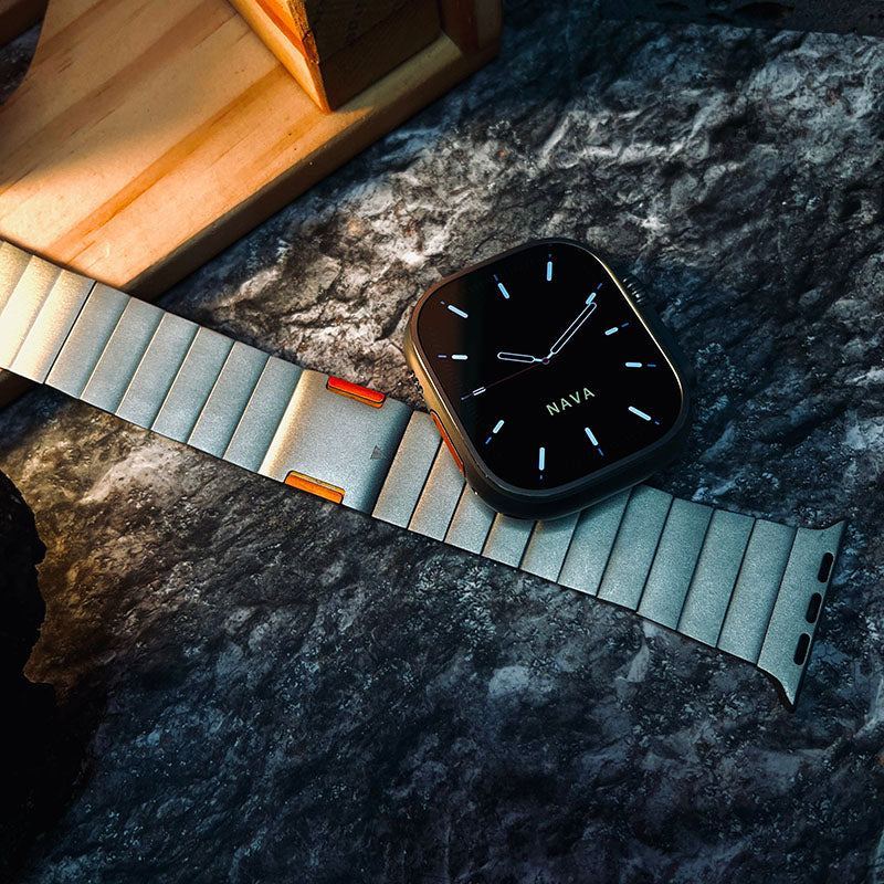 “Business Band�?Metal Loop With Magnetic Buckle For Apple Watch