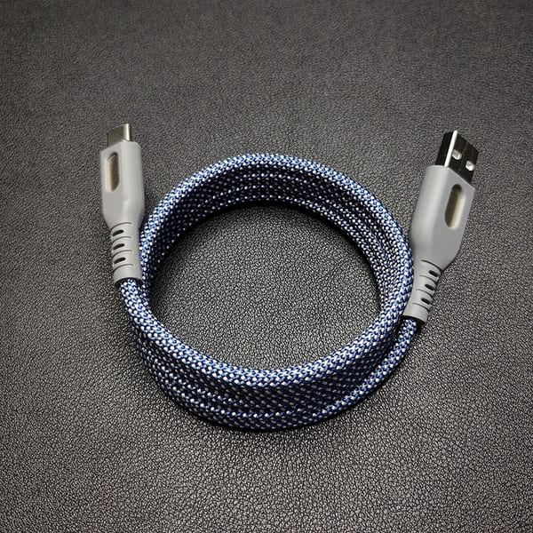 Magnetic Absorption Retractable Charging Cable - Convenient Storage & PD100W Fast Charging