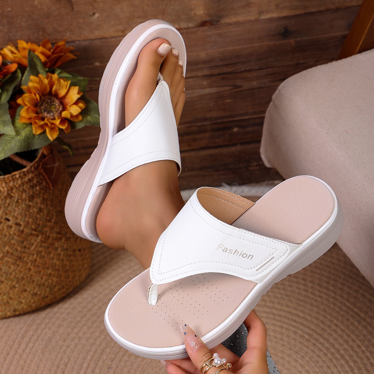 🔥Last Day Promotion 50% OFF - Women's Cloud Cushion Platform Flip-Flops