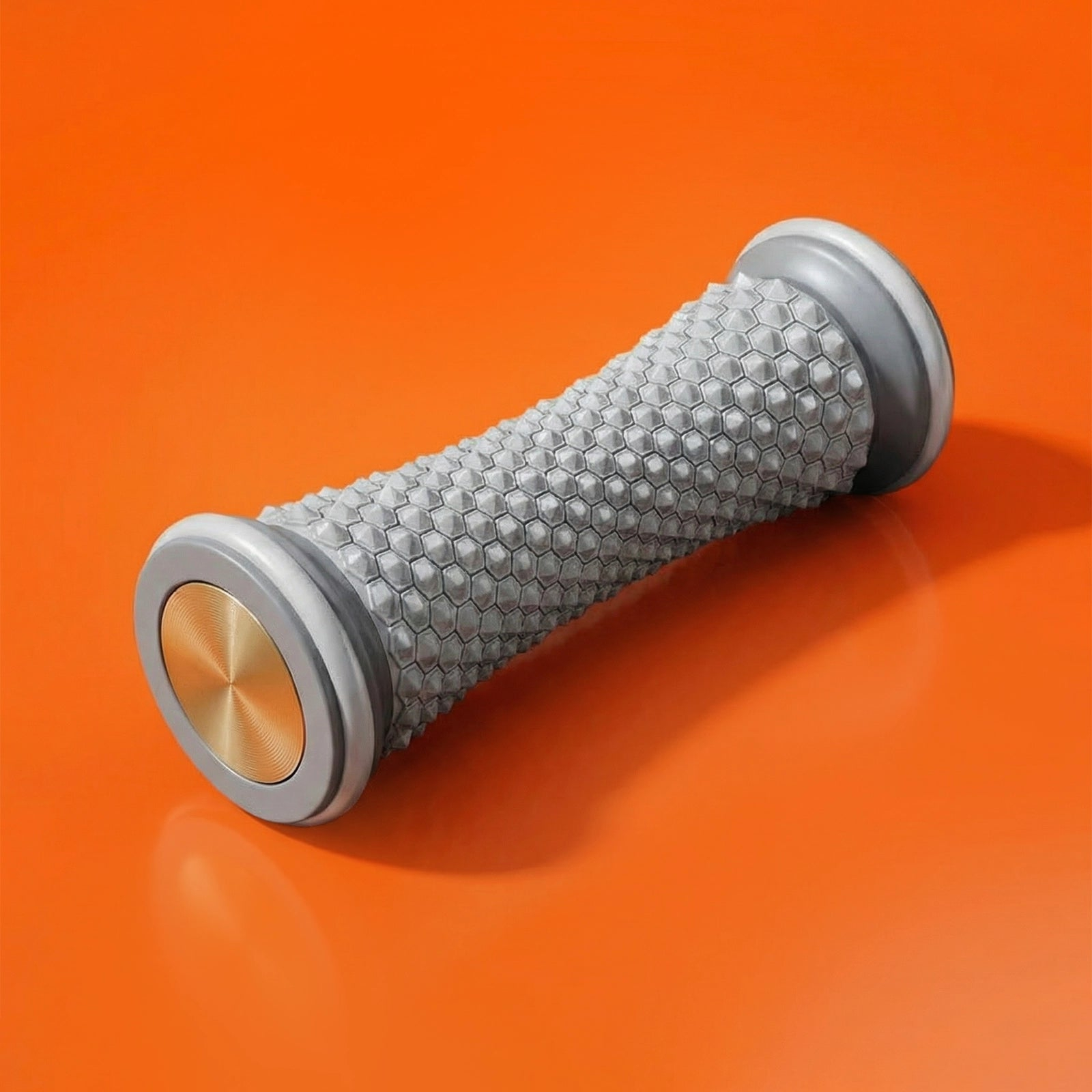 Foot massage roller – provides easy pain relief anytime, anywhere, and deeply alleviates trigger point pain associated with plantar fasciitis. Suitable for the arch of the foot, heel, calf and forearm.