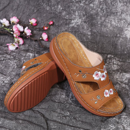 🔥Last Day Promotion 50% OFF - Women's Plum Blossom Design Wedge Sandals