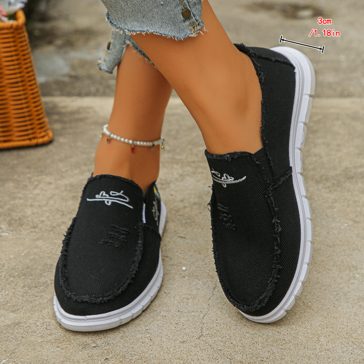 🔥Last Day Promotion 50% Off - Women's Orthopaedic Daisy Canvas Loafers | Ergonomic Wide-Fit Slip-On Shoes with Arch Support