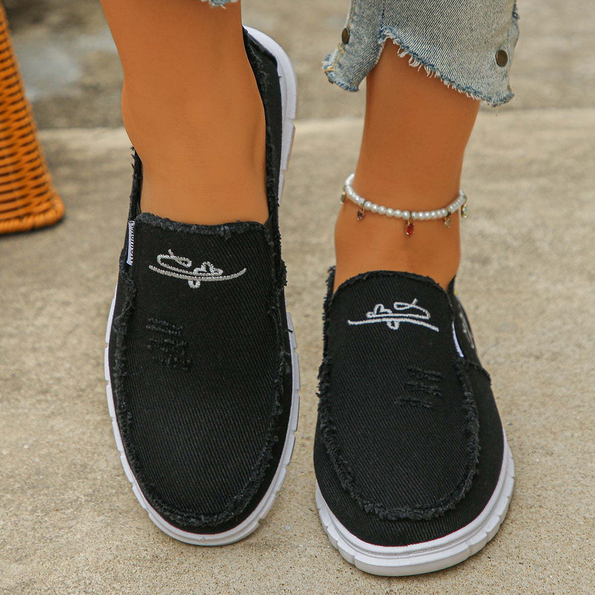 🔥Last Day Promotion 50% Off - Women's Orthopaedic Daisy Canvas Loafers | Ergonomic Wide-Fit Slip-On Shoes with Arch Support