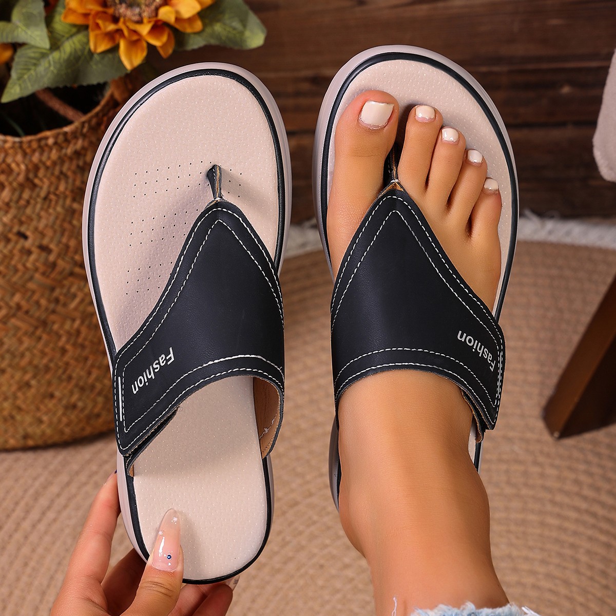 🔥Last Day Promotion 50% OFF - Women's Cloud Cushion Platform Flip-Flops