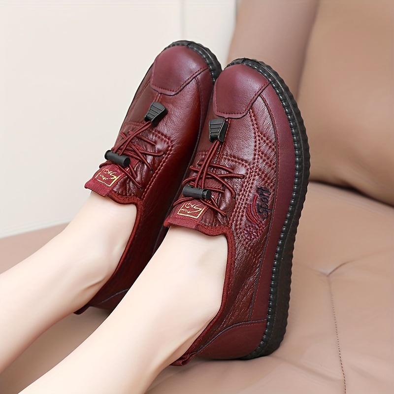 🔥Last Day Promotion 50% OFF - Women's Floral Embroidered Slip-On Casual Shoes