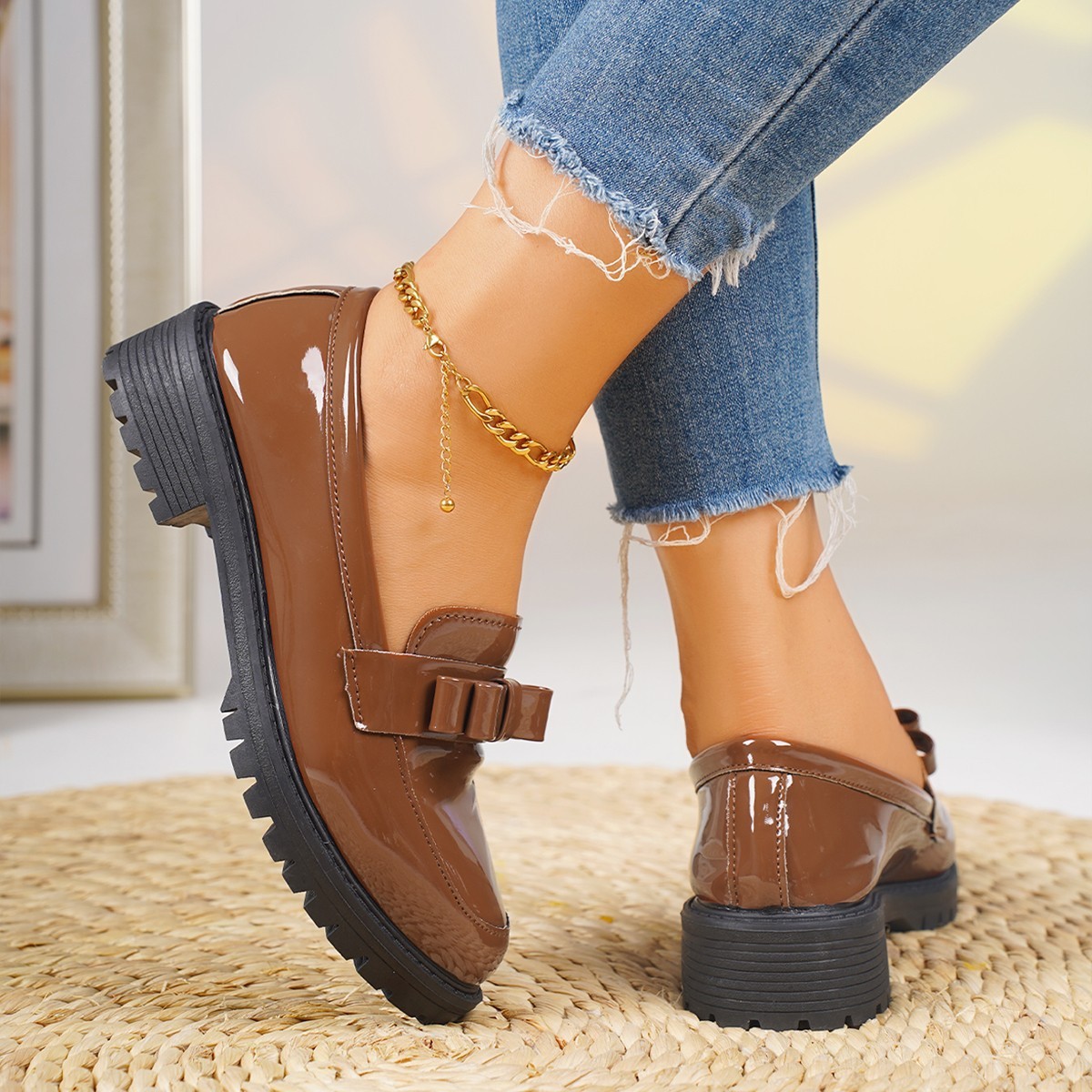 🔥Last Day Promotion 50% OFF - Women's Solid Colour Fashion Thick Sole Leather Shoes