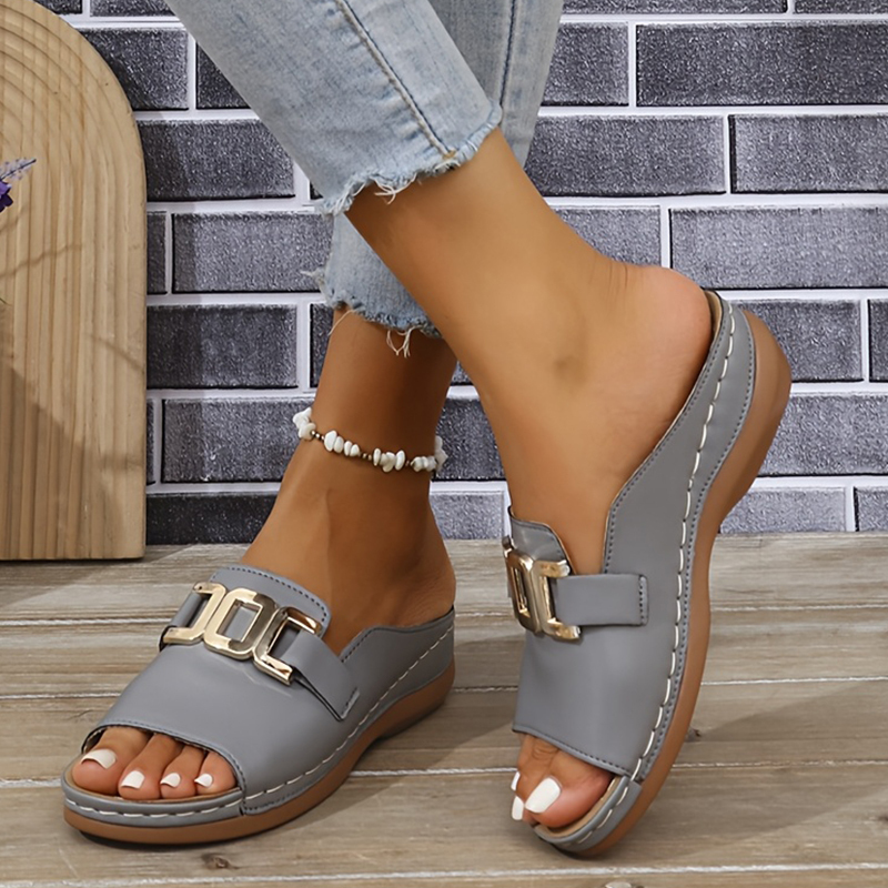 🔥Last Day Promotion 50% OFF - Women's Metal Chain Design Orthopaedic Wedge Sandals
