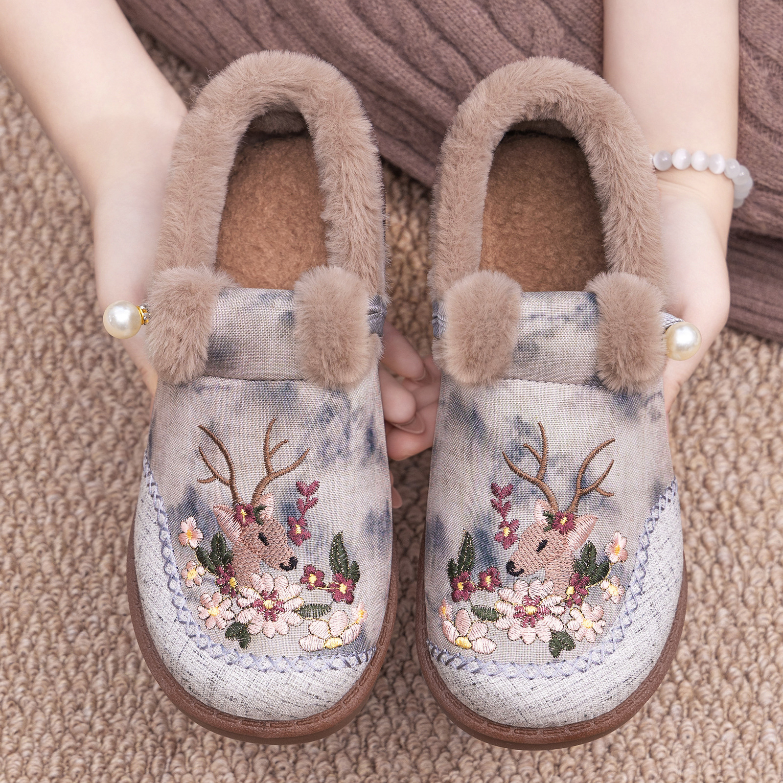 🔥Last Day Promotion 50% OFF - Women's Hand-Embroidered Deer-Motif Warm Casual Shoes