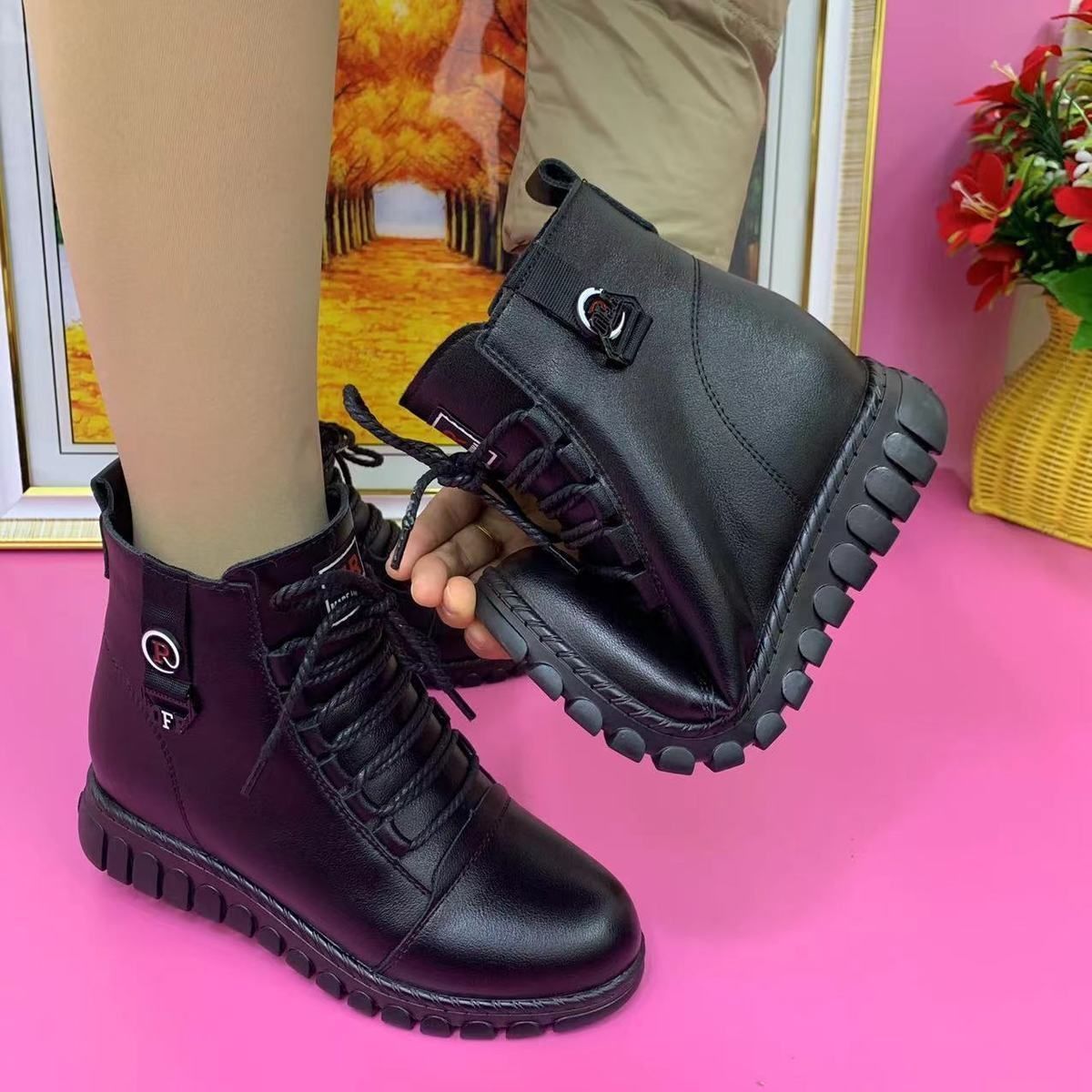 🔥Last Day Promotion 50% OFF - Women's Warm Non-slip Leather Ankle Boots