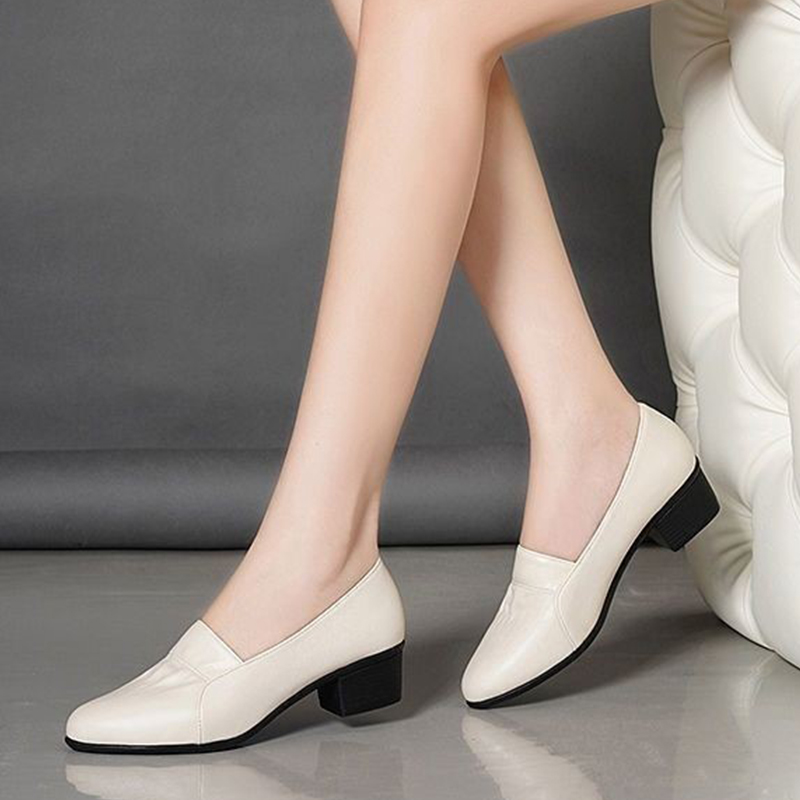 🔥Last Day Promotion 50% OFF - Women's Trendy Non-slip Soft Sole Short Heeled Leather Shoes