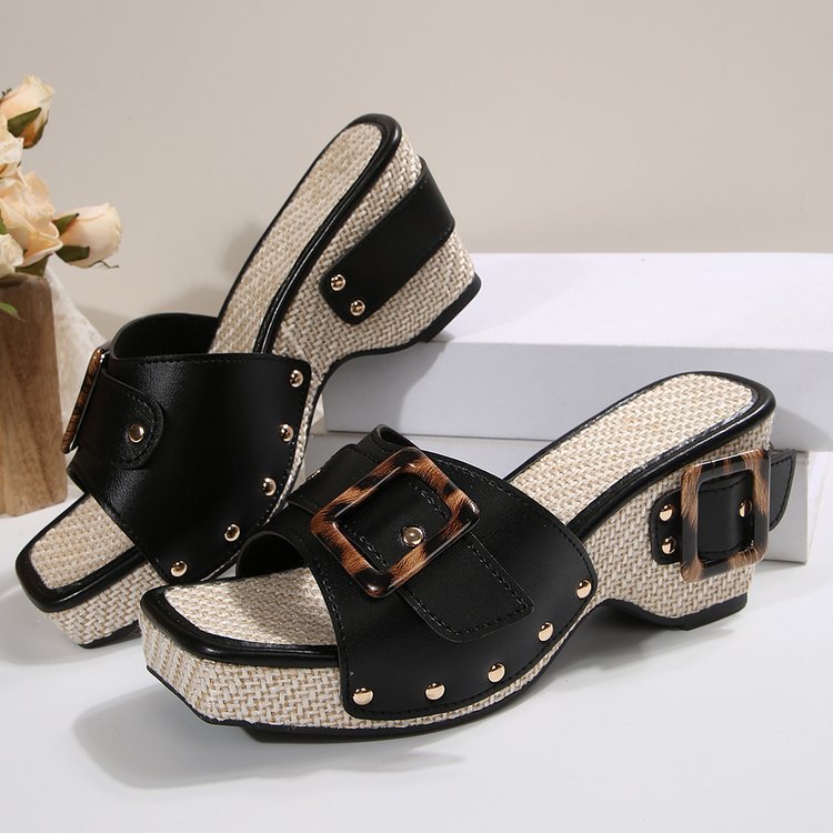 🔥Last Day Promotion 50% OFF - Women's Thick Sole Orthopaedic Leather Sandals
