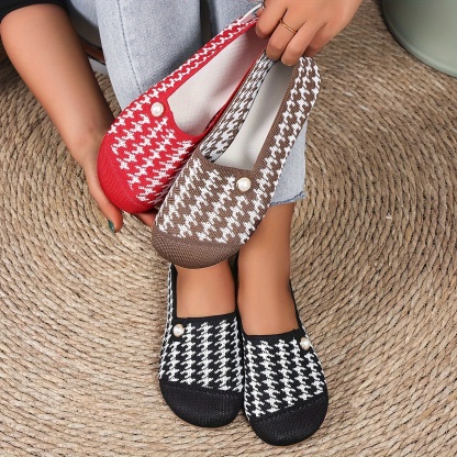 🔥Last Day Promotion 50% OFF - Women's Comfortable Breathable Pearl Embellished Round Toe Walking Shoes