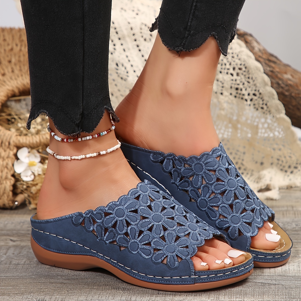 🔥Last Day Promotion 50% OFF - Women's Floral Design Comfort Wedge Orthopaedic Sandals