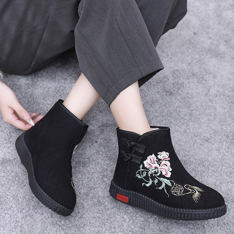 🔥Last Day Promotion 50% OFF - Women's Hand-Embroidered Warm Cotton Boots
