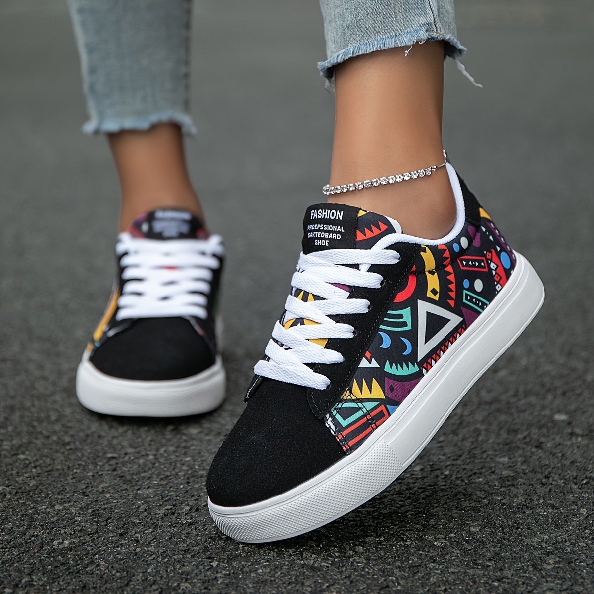 🔥Last Day Promotion 50% OFF - Women's Trendy Comfortable Graffiti Print Orthopedic Sneakers