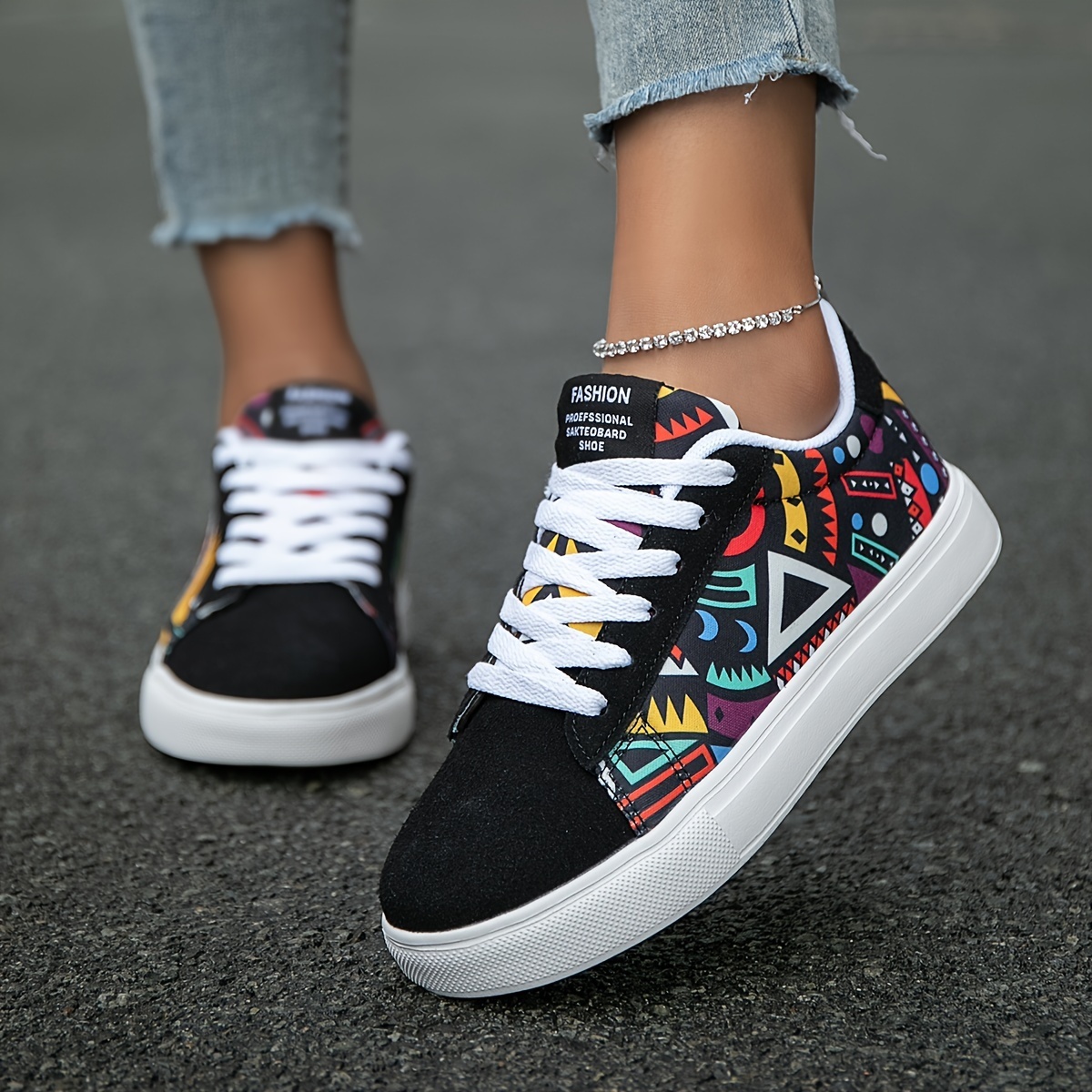 🔥Last Day Promotion 50% OFF - Women's Trendy Comfortable Graffiti Print Orthopedic Sneakers