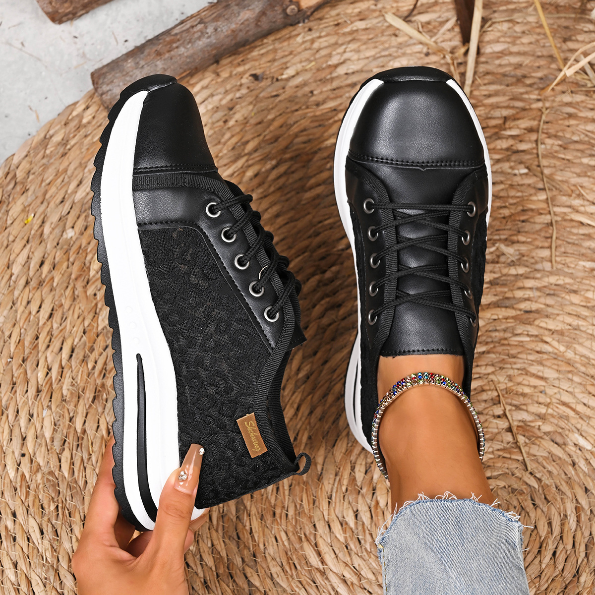 🔥Last Day Promotion 50% OFF - Women's Comfortable Breathable Orthopaedic Sneakers