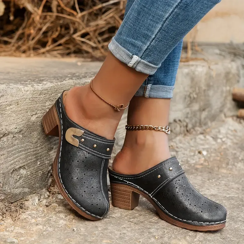 🔥Last Day Promotion 50% OFF - Women's Fashion Flower Pattern Heeled Leather Shoes