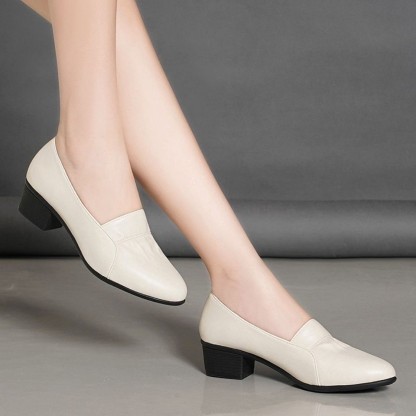 🔥Last Day Promotion 50% OFF - Women's Trendy Non-slip Soft Sole Short Heeled Leather Shoes
